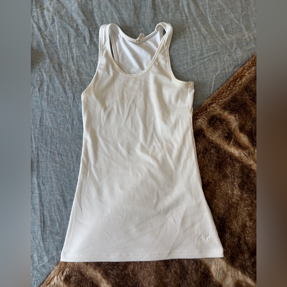 Under Armour White Fitted Sleeveless Tank Top